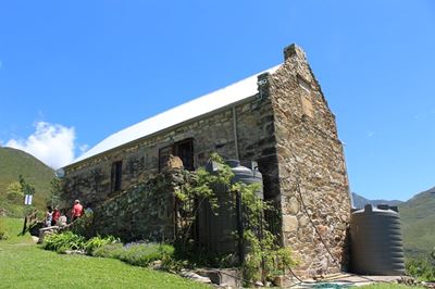 Tolhuis vir volgende twee weke net oop vir Camino-stappers