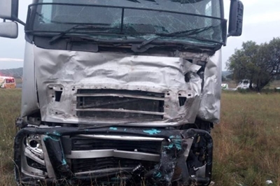 N1 near Bloemfontein closed after horror taxi, truck crash