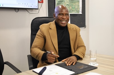 Municipality, police sign partnership agreement