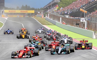 F1 races to a bigger digital presence