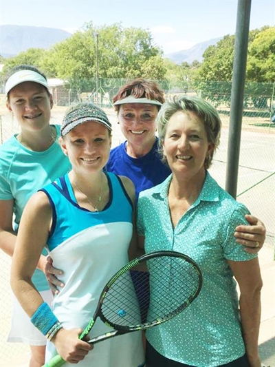 Tennisdames slaan kishoue