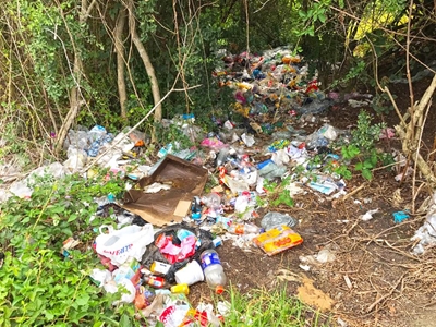 'Bosslaper' message stops river clean-up