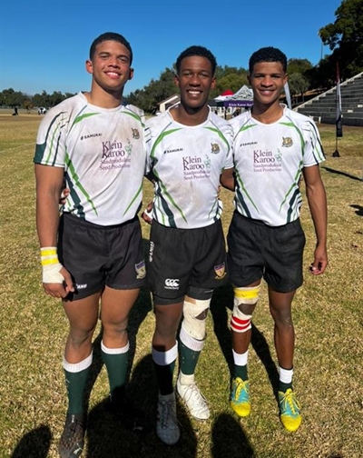 Drie rugbyneefs blink uit