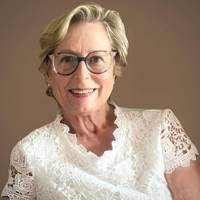 Wortels van die Kamdeboo: Elmaré Lombard stel debuutroman 'Wildepruim' bekend