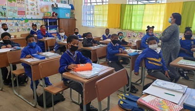 Vrae oor sinvolheid van Covid-regulasies vir skole