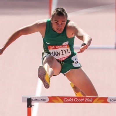 Van Zyl announces retirement