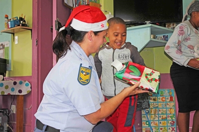 Polisielede bring groot vreugde