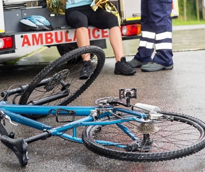 Female cyclist (17) hit by motorist from behind