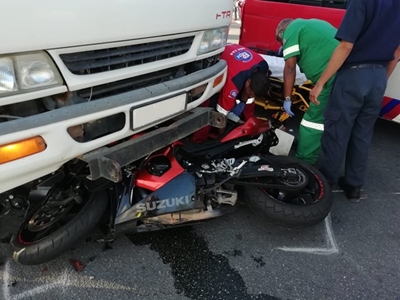 Motorfietsryer beseer in ongeluk