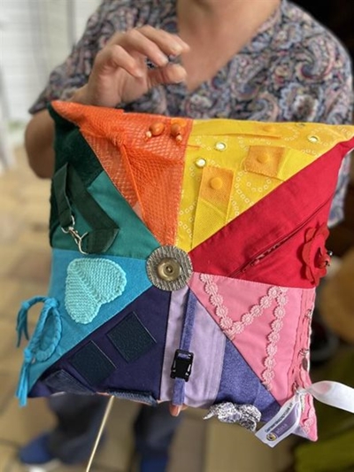 Items vir demensie-lyers met groot liefde geskep