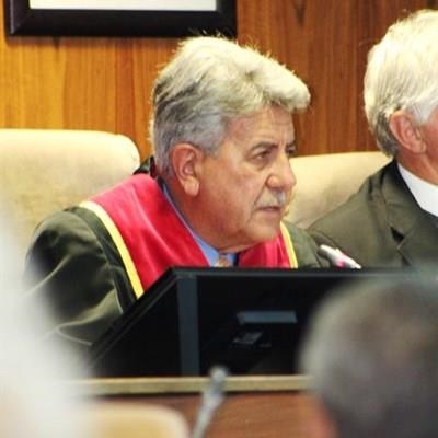 Raad gaan kop krap oor plakkers se lot