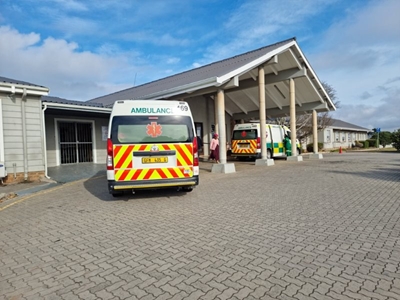Ontbied ambulanse slegs vir dringende of lewensgevaarlike situasies, vra departement
