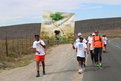 Gemeenskap stap vir Walk for a Dream