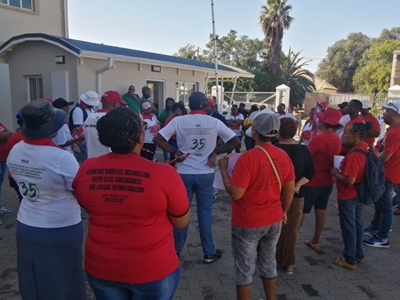 Striking NEHAWU workers take to Graaff-Reinet streets