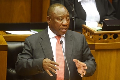 Ramaphosa briefs press on land summit, says almost nothing