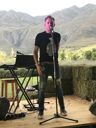 Musiek in die buitelug