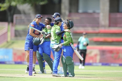 Celebrations for Garden Route Badgers Women