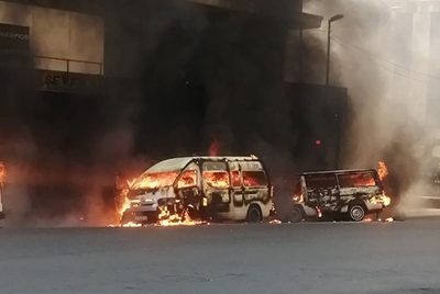 4 minibuses burnt in Joburg CBD as taxi violence flares again