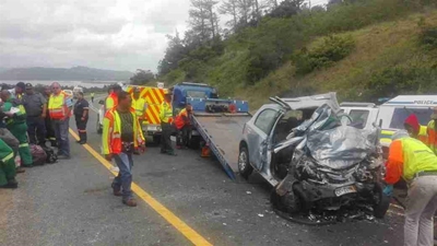 Head-on collision claims tourist, mother and 3 daughters