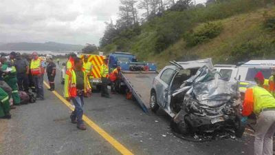 Head-on collision claims tourist, mother and 3 daughters