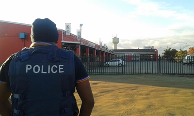 Polisie op hol oor oproepe