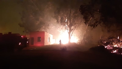 Brand woed steeds in Langkloof