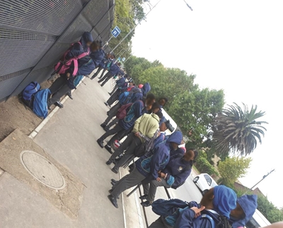 Laat vir skool oor te min vervoerpermitte