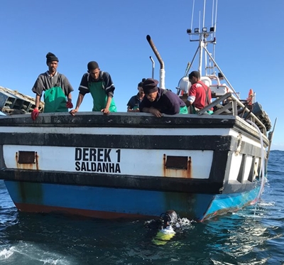 NSRI Mossel Bay assist stricken vessel 