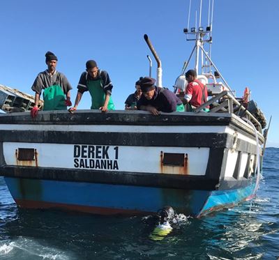 NSRI Mossel Bay assist stricken vessel 