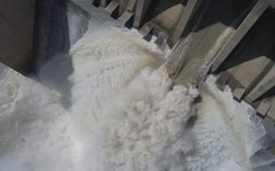 Another sluice gate closed at Vaal Dam