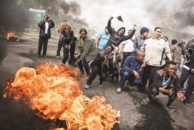 Journalists injured as cops open fire at Eersterust protest