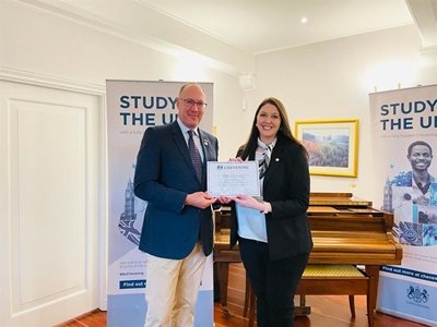 Oudleerder van Punt ontvang Chevening-beurs