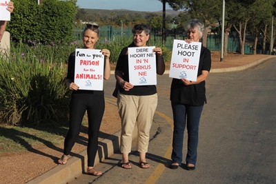Hul protesteer vir diere se eer