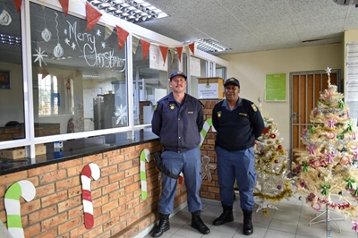 Festive cheer spread to local police stations