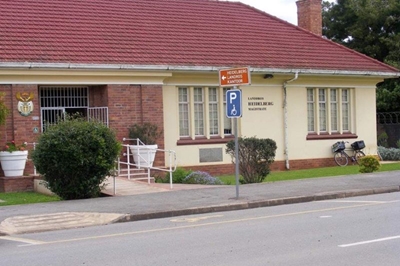 Justisie reik uit na Slangrivier