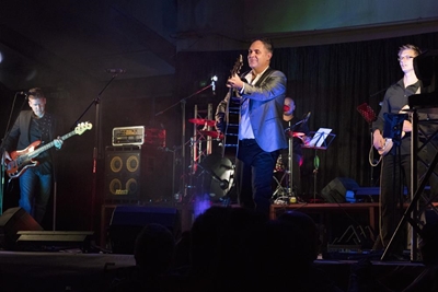 Hulde aan Neil Diamond in Karoo-konsert
