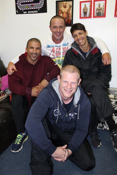 3 Pomp yster vir Arnie-fees