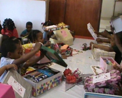 Ondersteun skoenboksprojek vir kinders