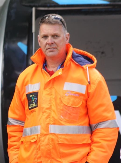 Plaaslike fietsryer SA-spanbestuurder