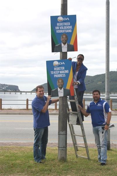 DA kicks off 'battle of the posters'