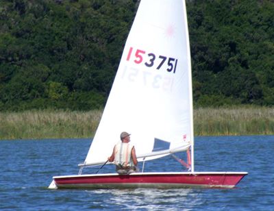 Seniors and juniors sail for 2 trophies