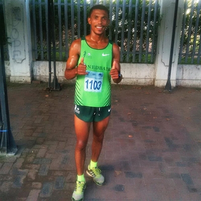 John April skitter oor 56 km