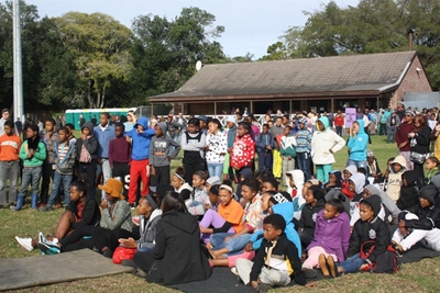 Knysna communities unite in love
