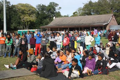 Knysna communities unite in love