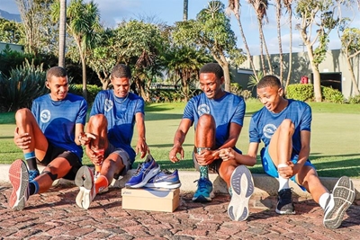 Spin die tekkies met 10 km-aandwedloop