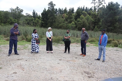 Keeping Dinangwe Wetland litter-free