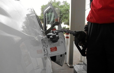 Rand hit threatens fuel price - AA
