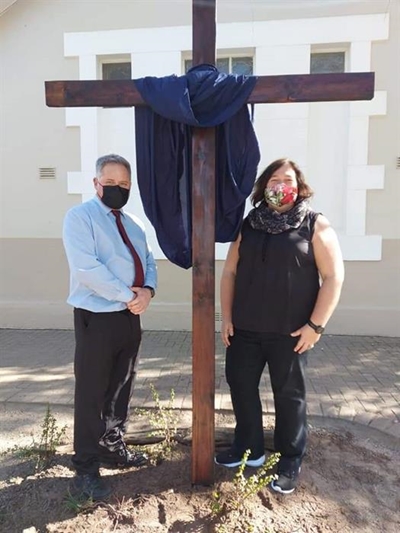 Blanco Laer daag ander skole uit