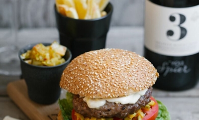 Boerewors burgers with mango atchar