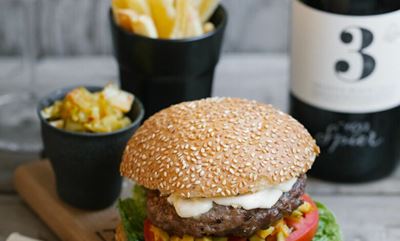 Boerewors burgers with mango atchar